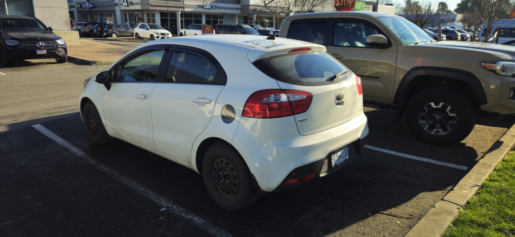 2013 Kia Rio - White - photo 3