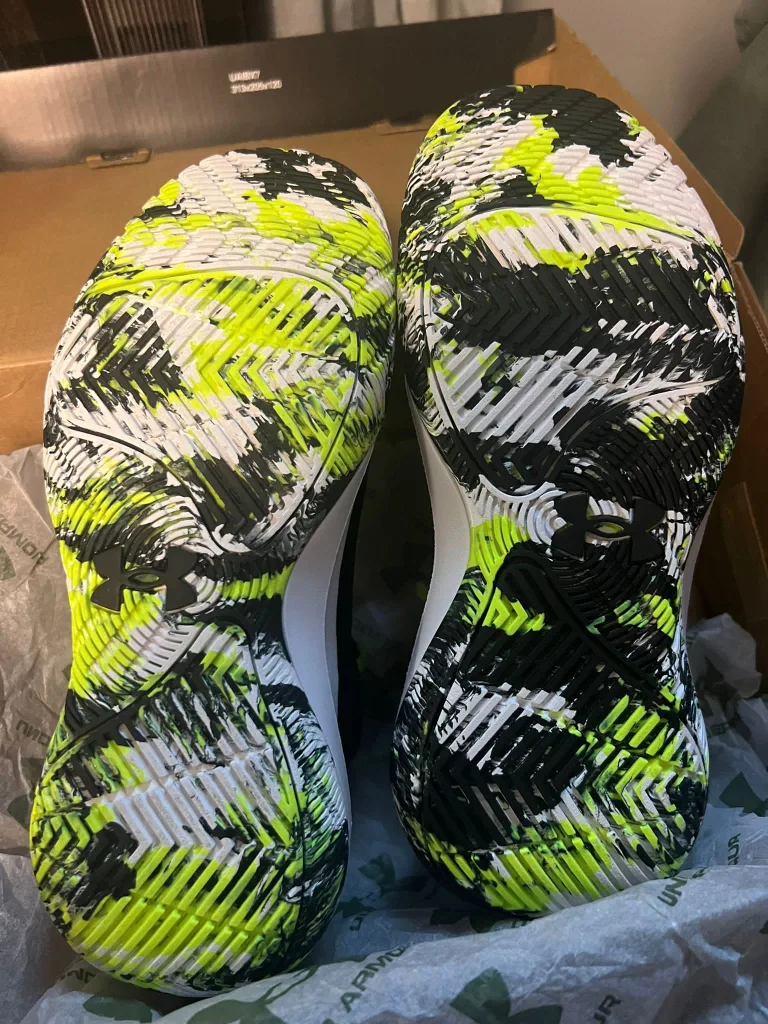 Under Armour Boys' Basketball Shoes image indicator(3)