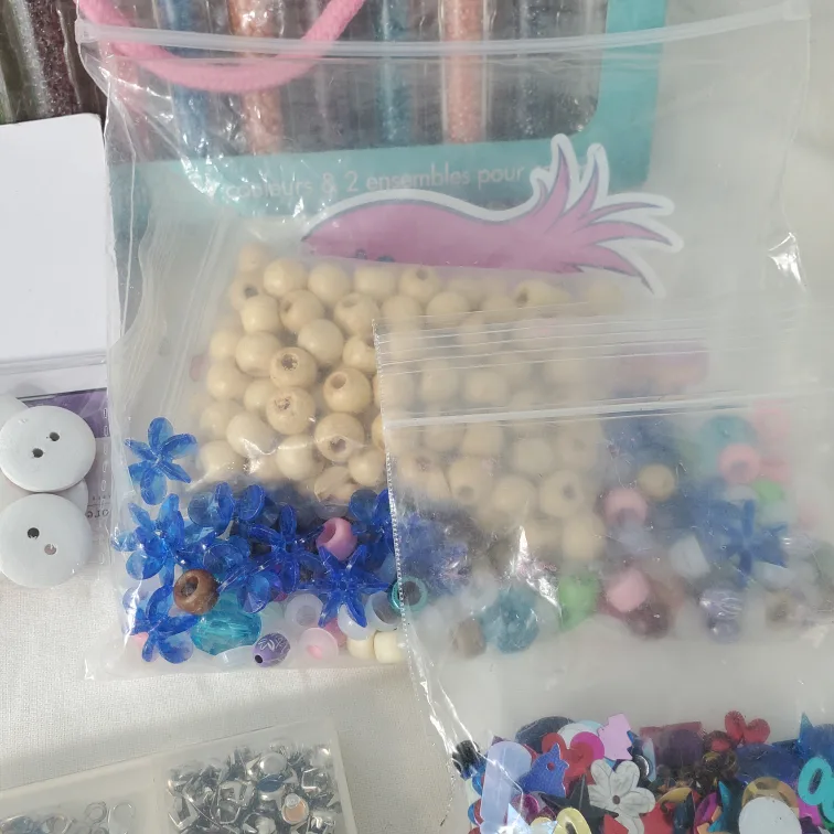 Jewelry and beads Craft Supplies Lot image indicator(6)