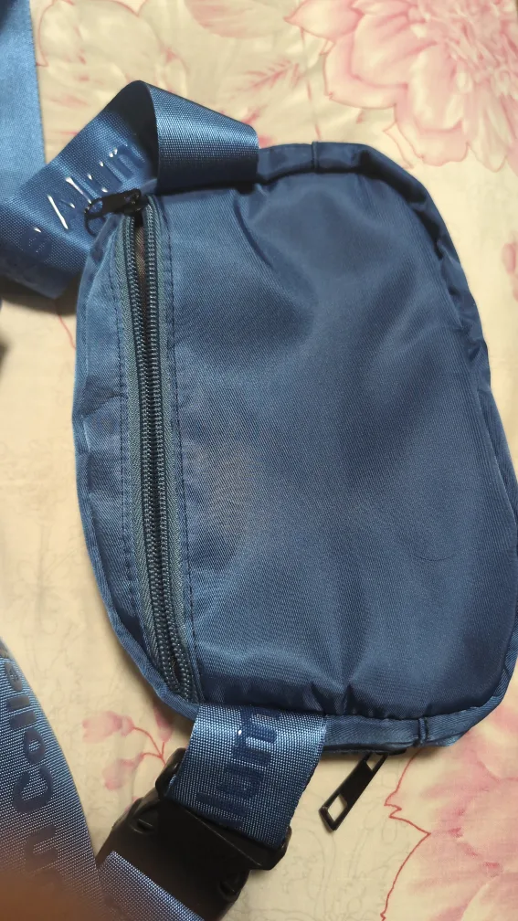 Lambton College Alumni Fanny Pack image indicator(3)