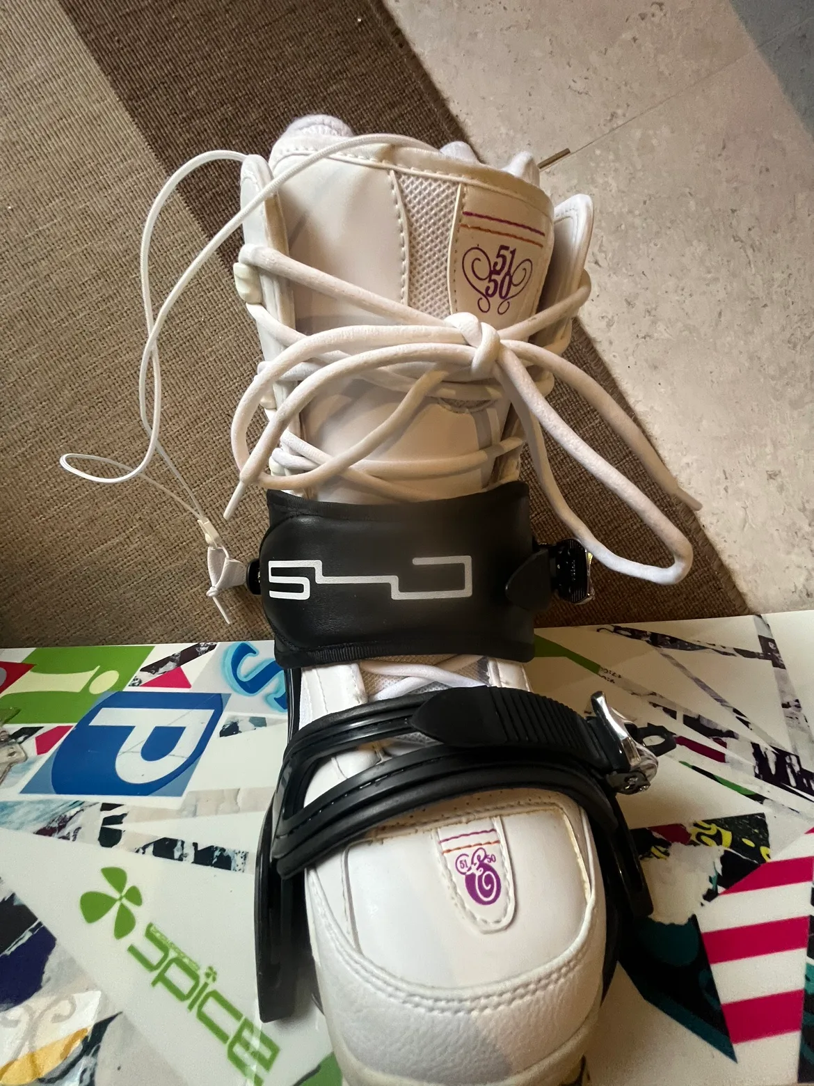 Ladies/ Girl's Snowboard with Bindings and boots image indicator(5)