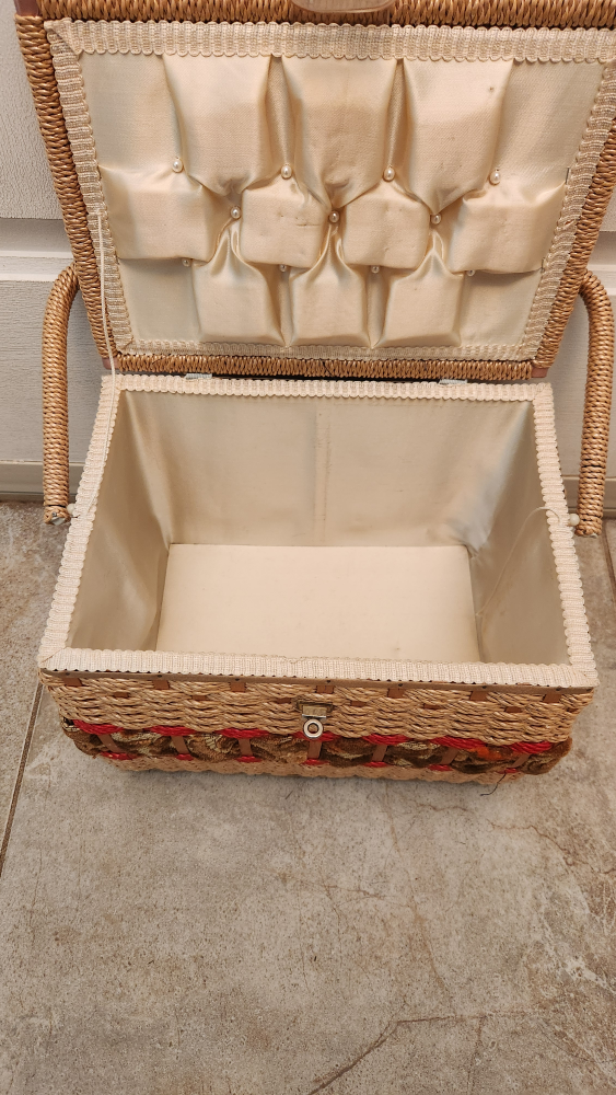 Vintage Wicker Sewing Basket with Floral Pattern - photo 2