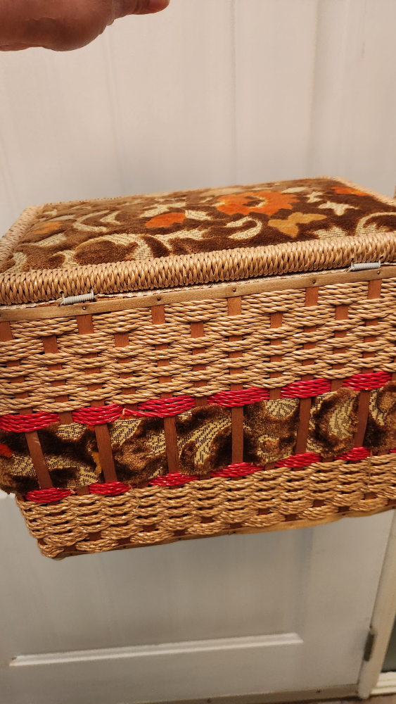 Vintage Wicker Sewing Basket with Floral Pattern - photo 3