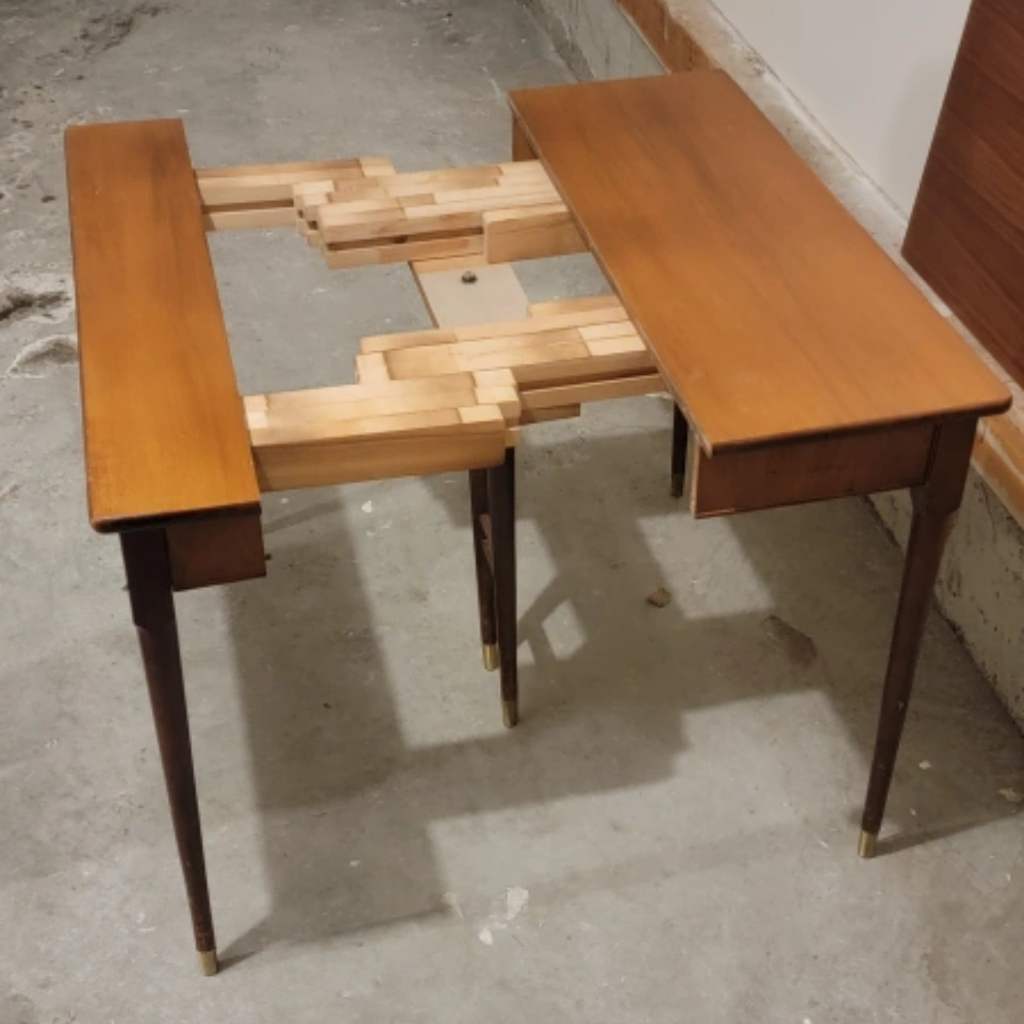 Vintage Extendable Table - photo 3