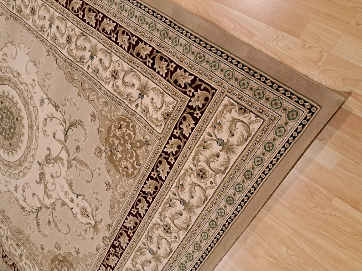 Elegant Large Size Area Rug Made in Belgium image indicator(2)