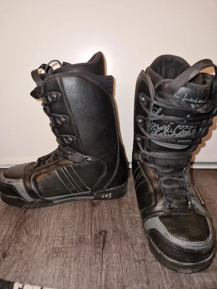 Elan Snowboard Boots | Women's US 7 / 38 EUR image indicator(2)