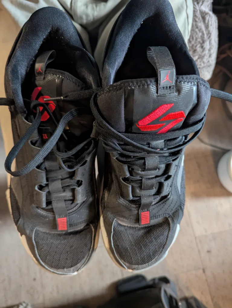 Jordan Brand Men's Black and Red Sneakers - Size US 13 image indicator(2)