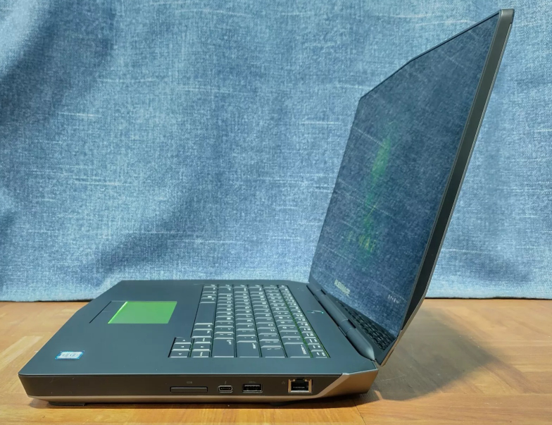 Alienware 15 R2 UHD 2.6GHz i7-6700HQ 16GB RAM 1TB SSD  GTX 970M - photo 4