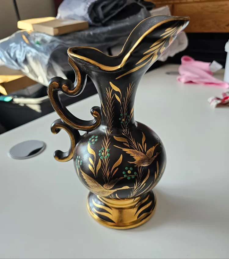 Vintage Black and Gold Ceramic vase image indicator(5)