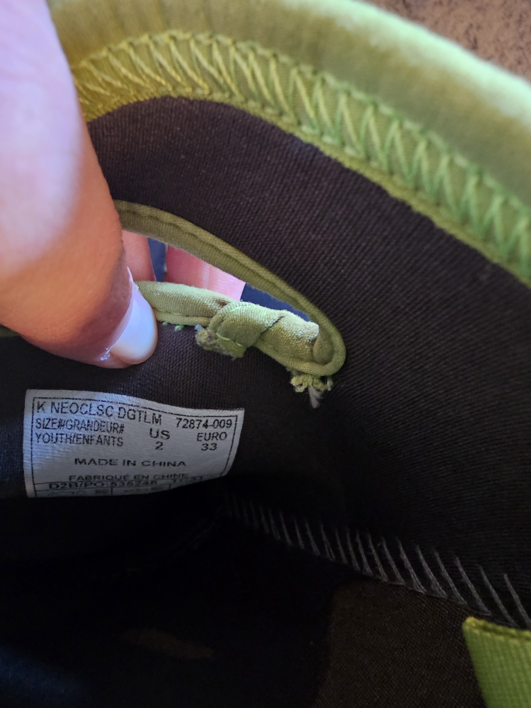 Bogs Kids' Insulated Winter Boots Size 2 - photo 2