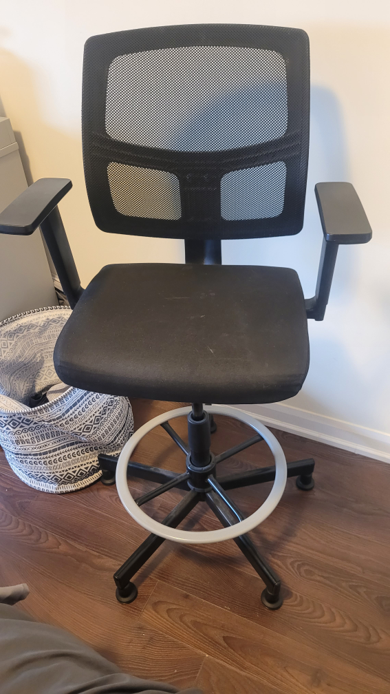 Black Mesh Office Chair with Adjustable Height - photo 2