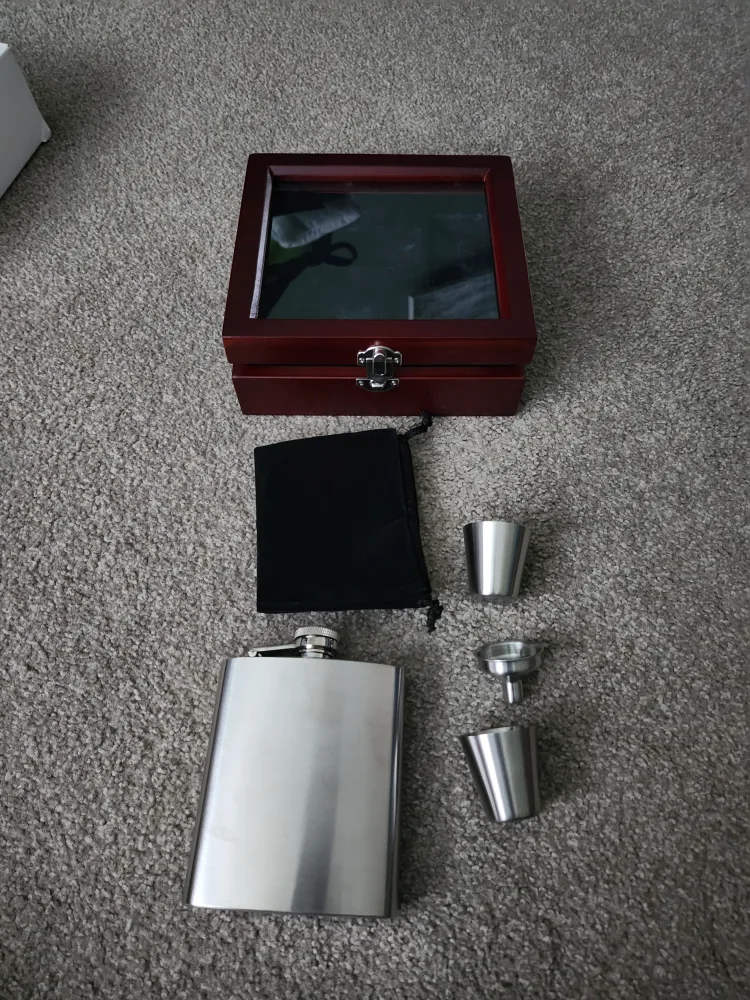 Stainless Steel Hip Flask Gift Set with Wooden Box image indicator(2)
