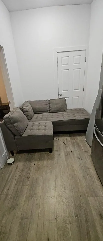 Grey Couch image indicator(2)