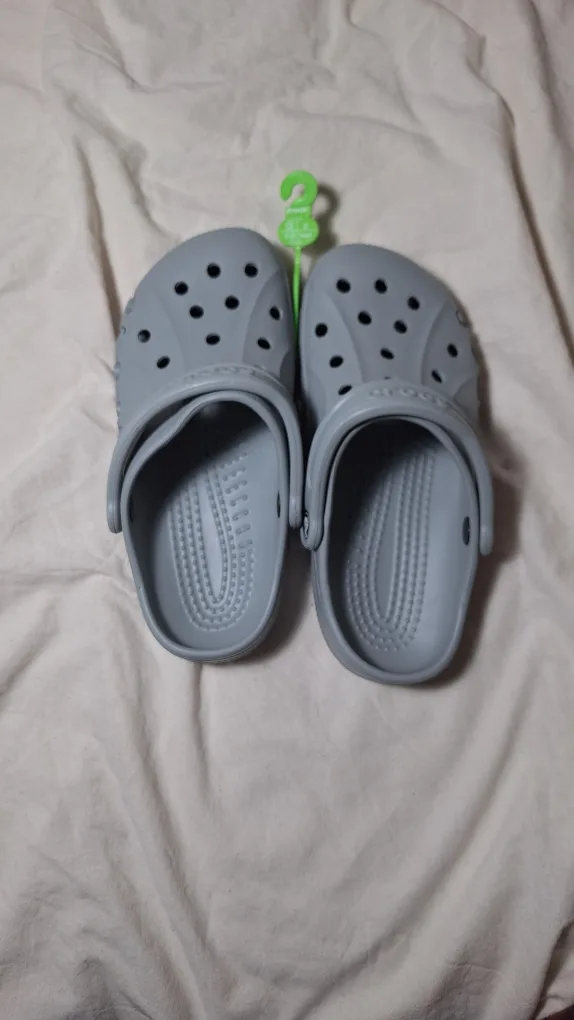 [new ✨️] Crocs Classic Clog -Light Grey image indicator(2)