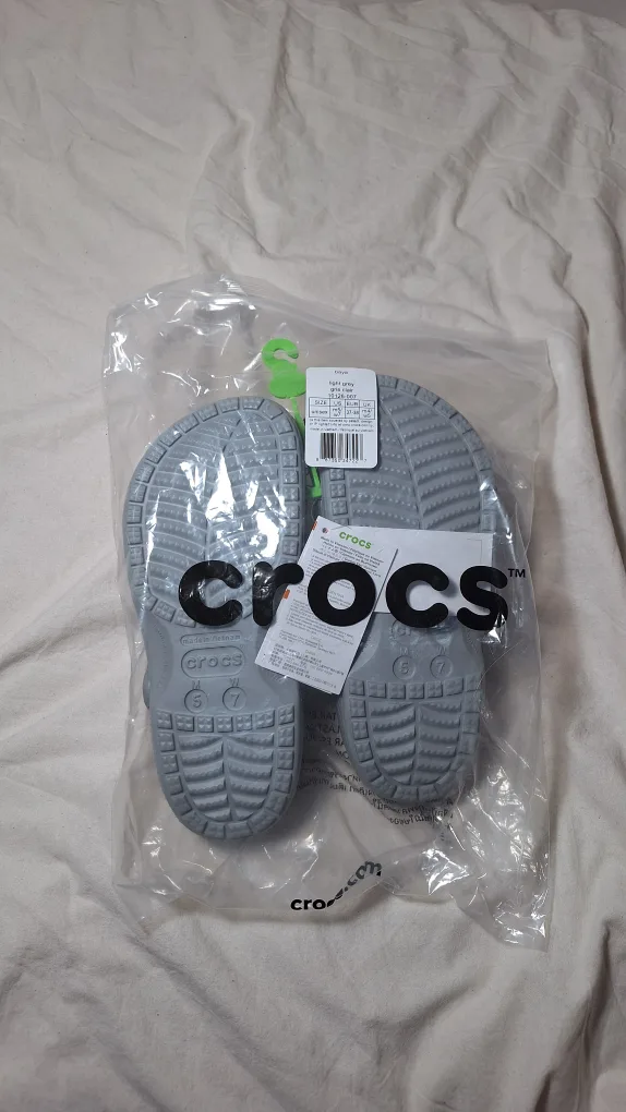 [new ✨️] Crocs Classic Clog -Light Grey image indicator(5)