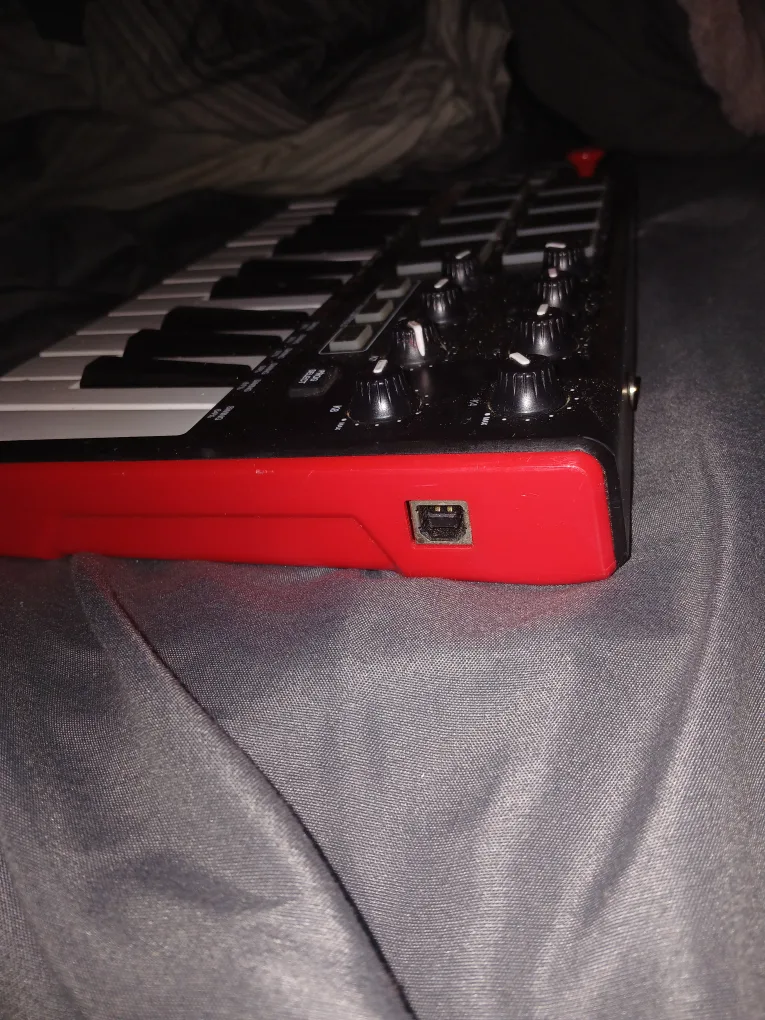 Akai MPK Mini MIDI Keyboard Controller image indicator(5)