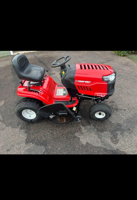 Troy-Bilt Riding Lawn Tractor 2023 - photo 2