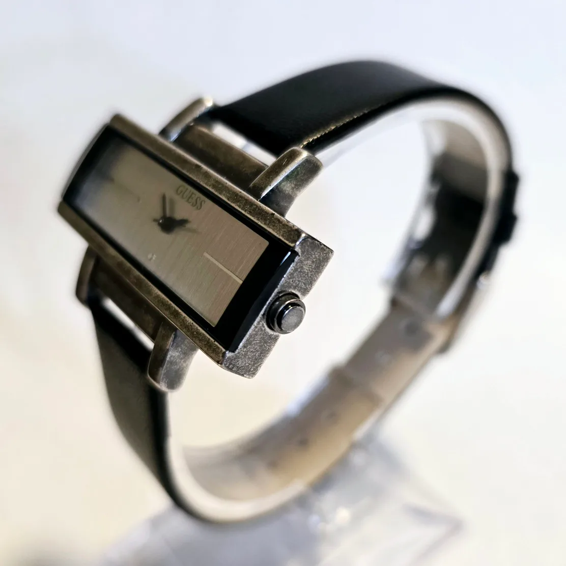 Guess Watch image indicator(3)