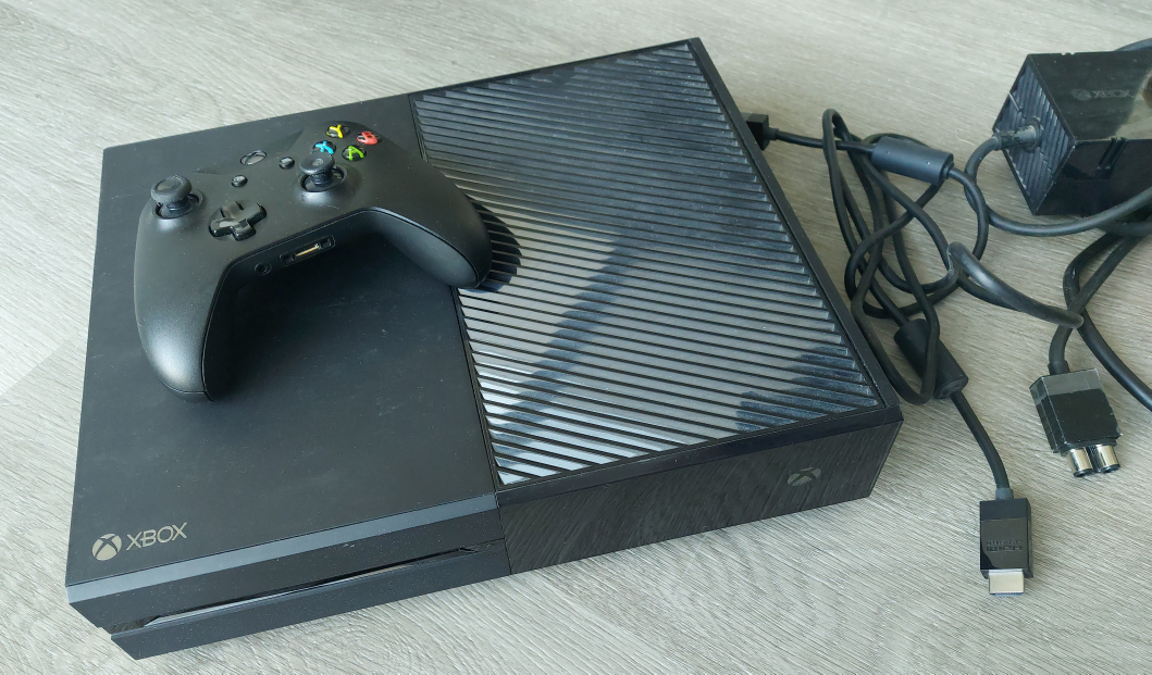 Xbox One 1tb Console with Controller and Cables - photo 2
