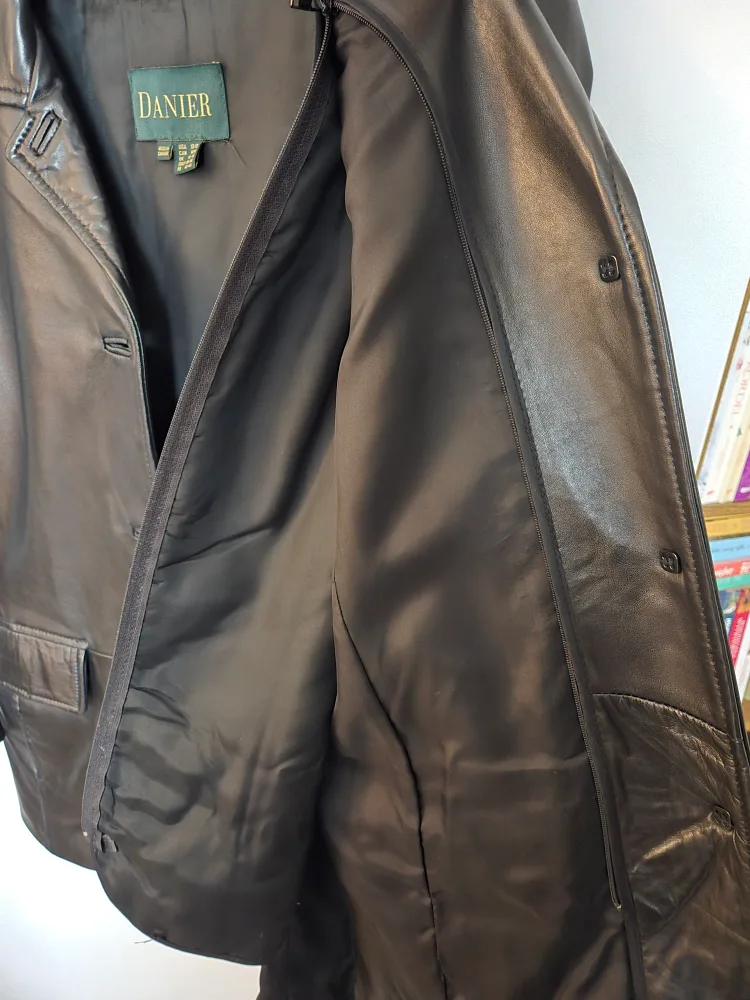 DANIER Women's Black Leather coat - Size M image indicator(5)