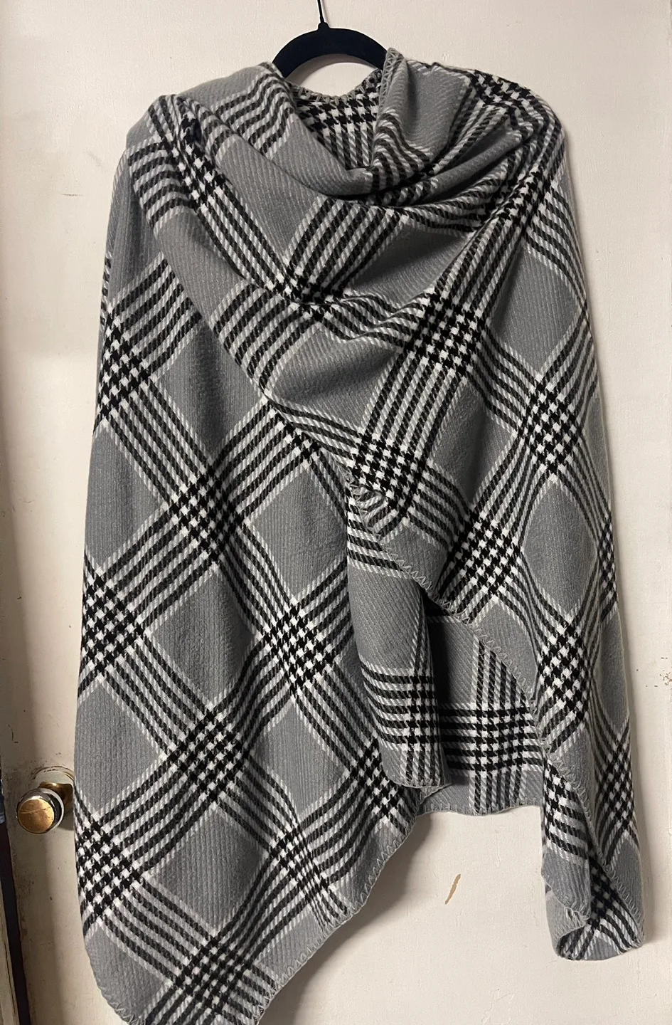 Grey and Black Plaid Cape image indicator(5)