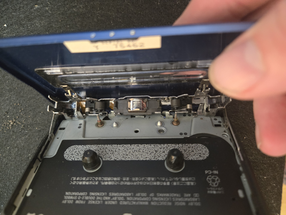 Sony Walkman Cassette Player WM-EX677 - photo 4