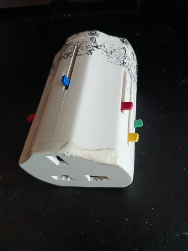 👉Handy International Travel electric plug Adaptor image indicator(2)