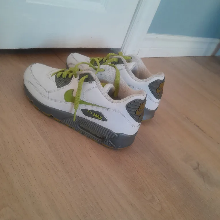 Nike Air Max 90 Women's Shoes Size 5.5 image indicator(2)