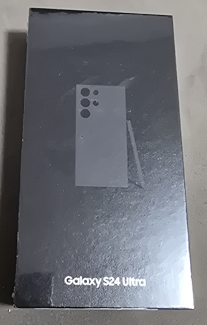 Samsung Galaxy S24 Ultra Phone Box