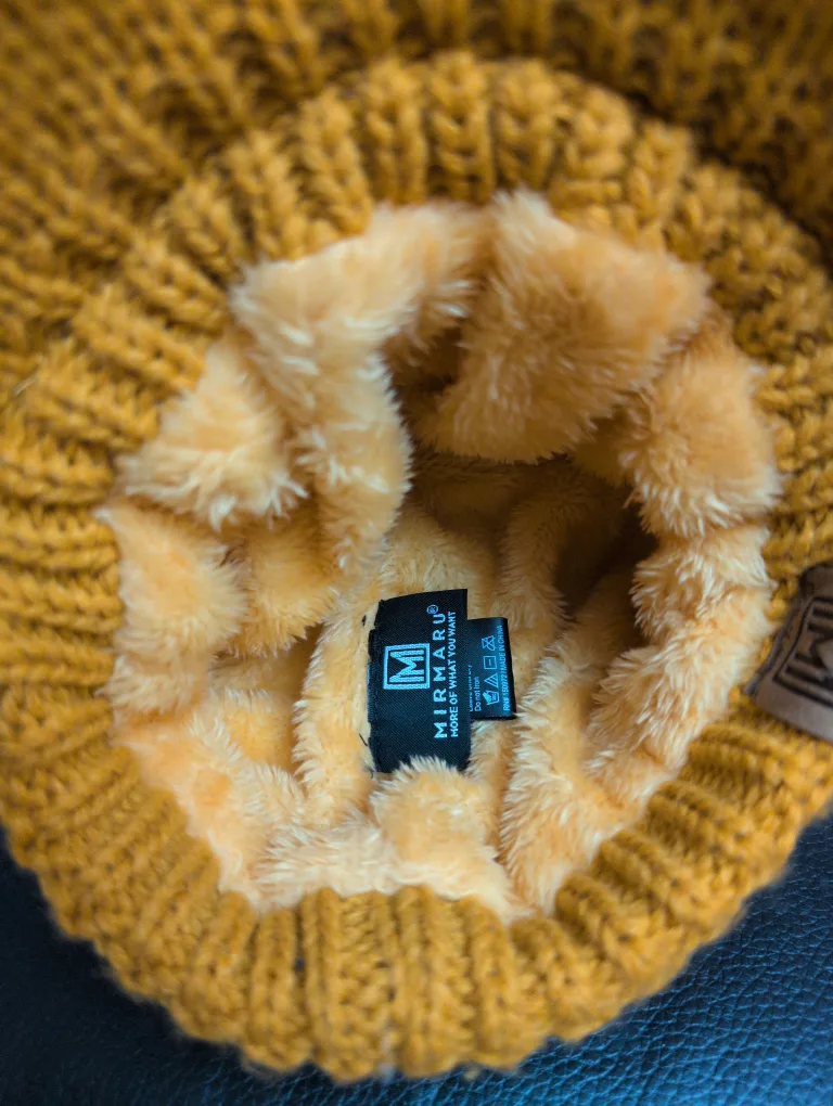 Knit Beanie with Pom Pom image indicator(4)