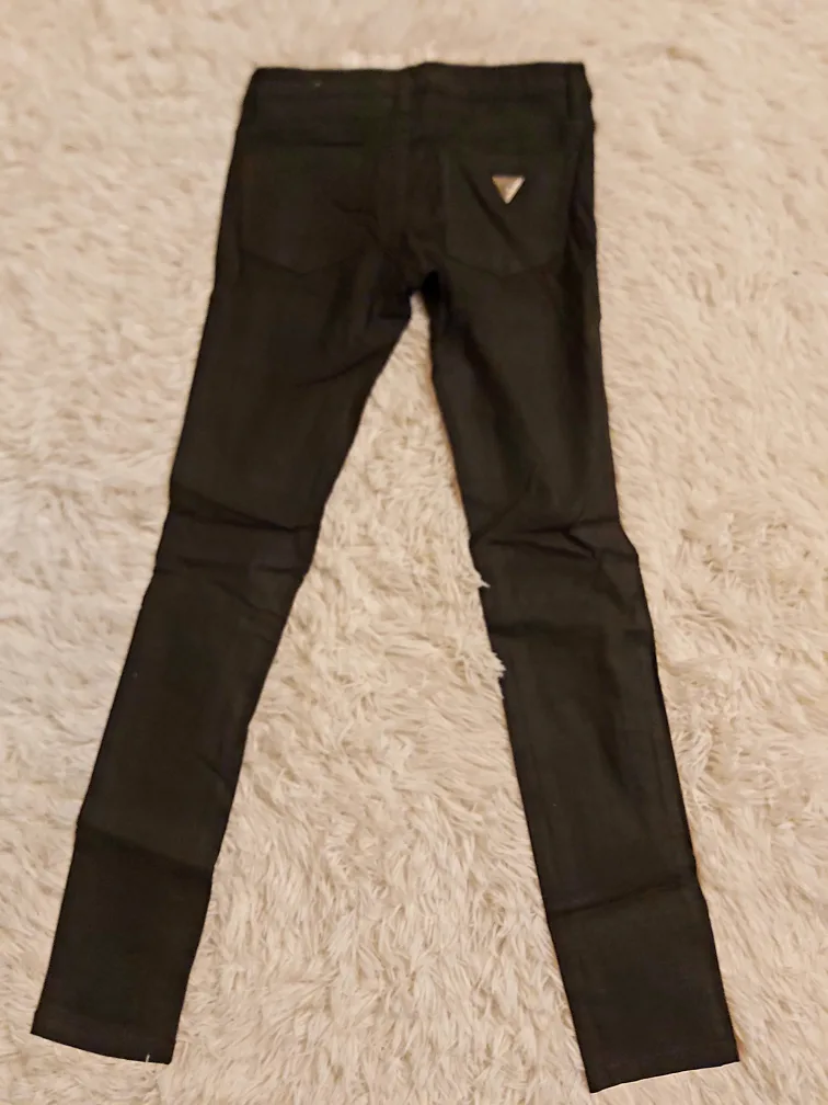 size 25- 26 Guess Black Skinny Jeans image indicator(2)