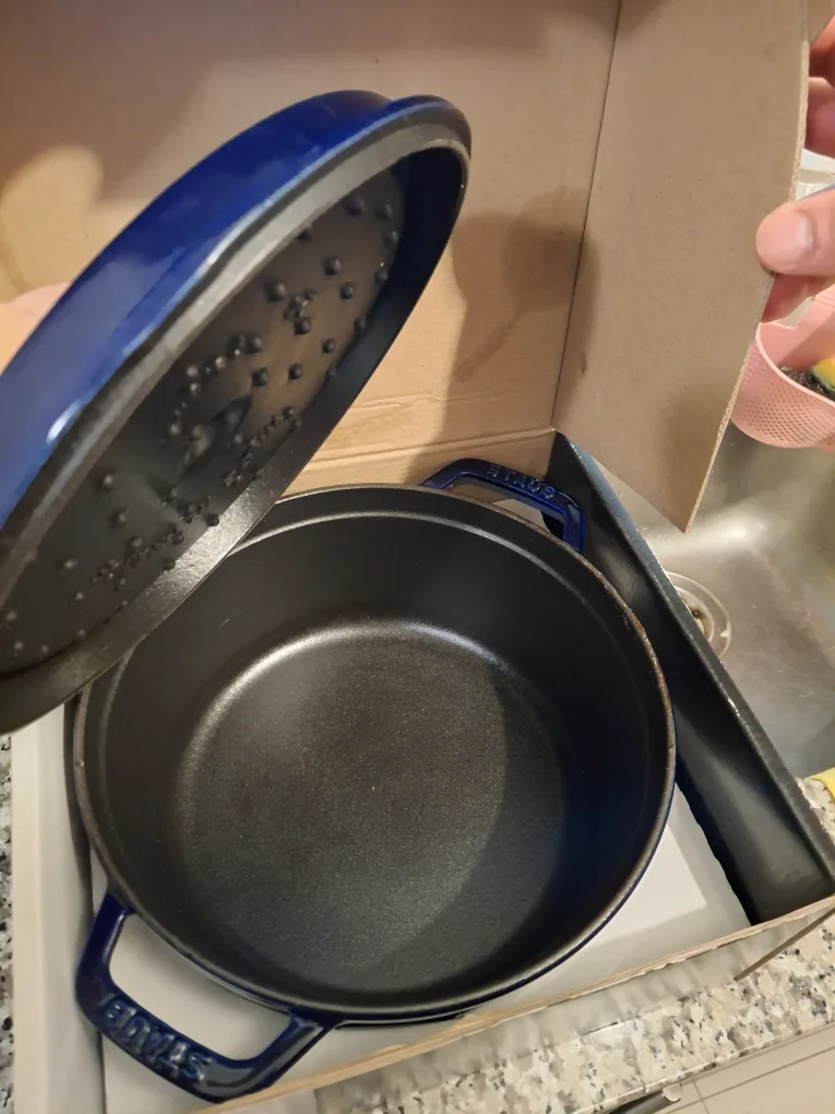 Staub Cast Iron Round Cocotte 3.7L 24cm thumbnail