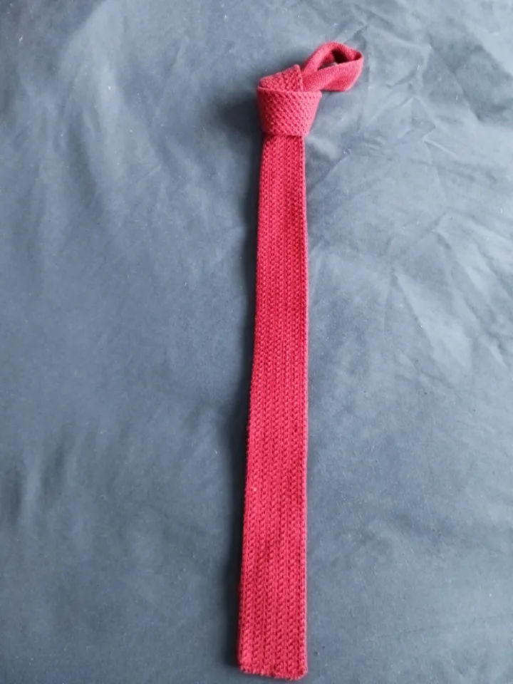 👔 Red Knit Skinny Tie 2" wide image indicator(2)