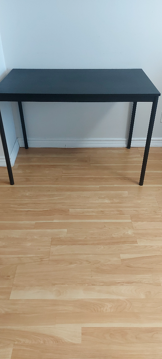 Black Desk - Simple and Modern