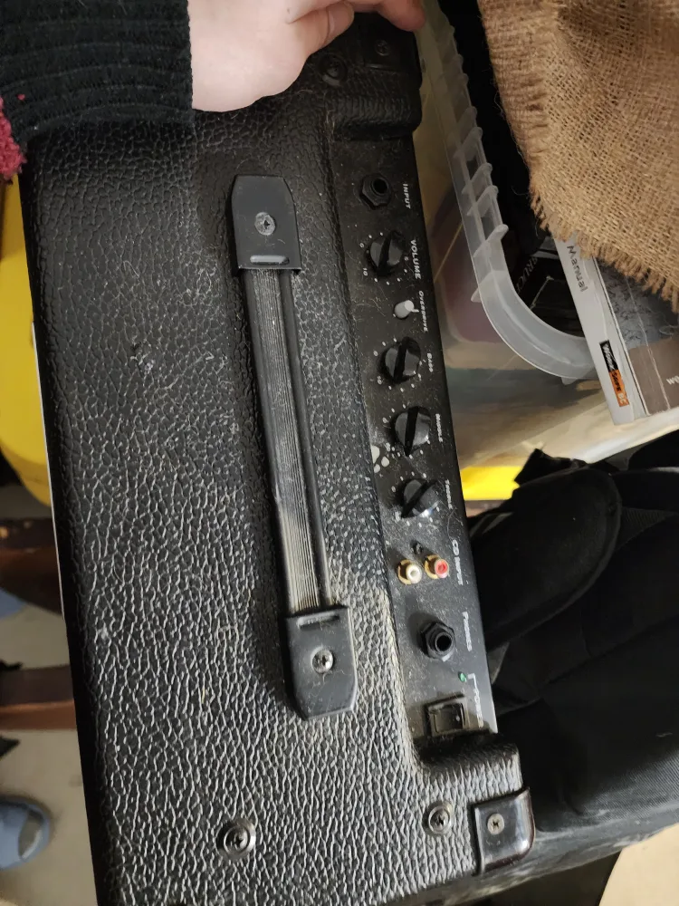 Traynor Amp Guitar Amplifier and gibsons electric guitar image indicator(4)