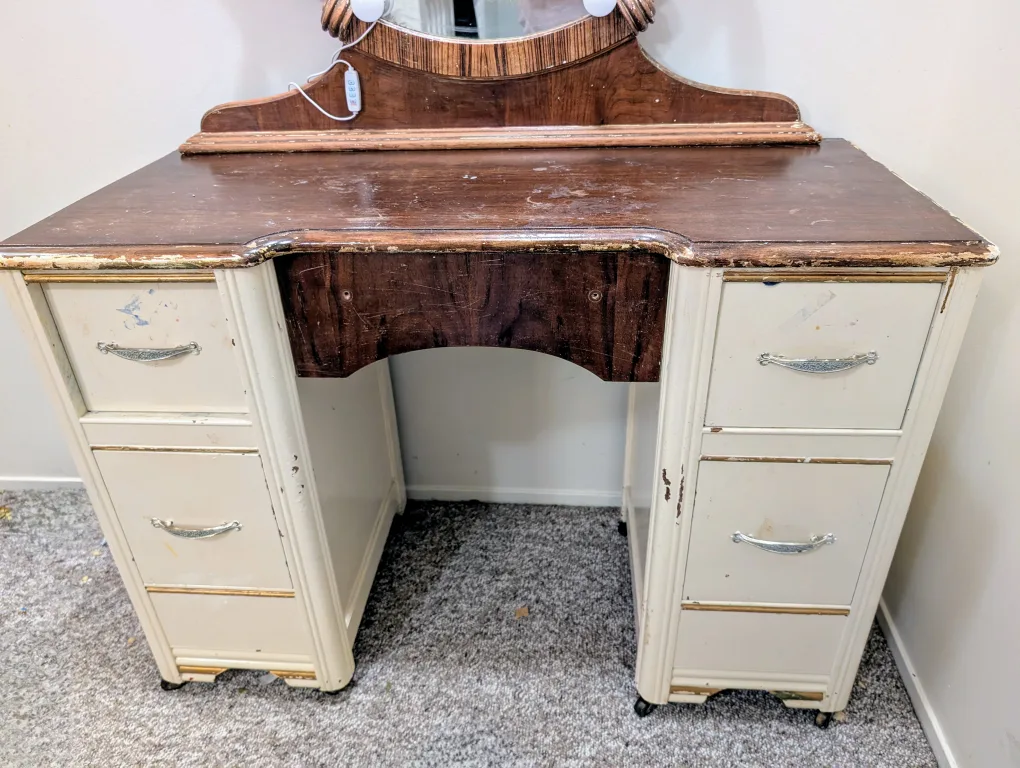 Vintage Vanity Set with Mirror and Lights image indicator(2)