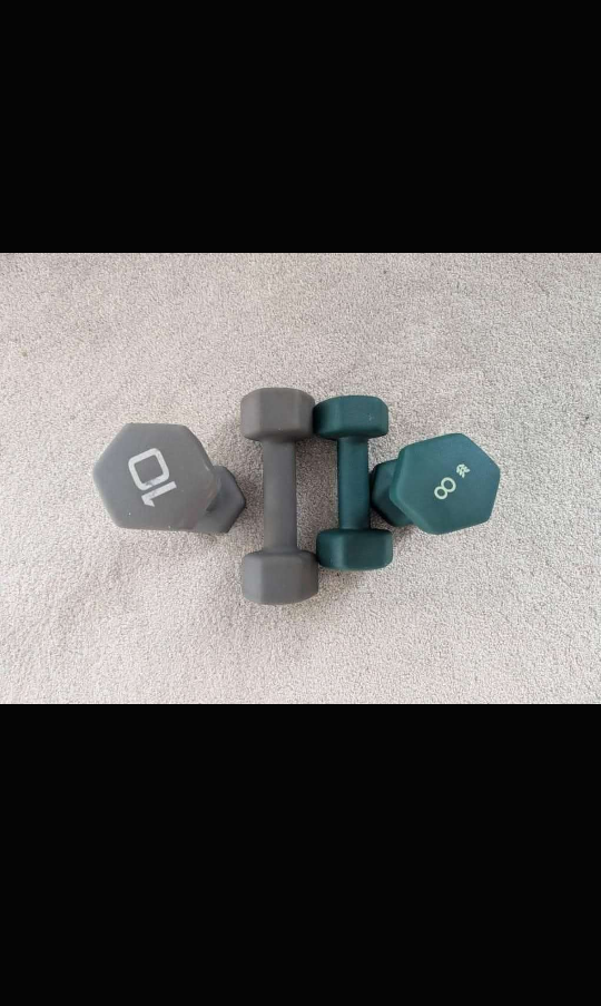 Pair of 8lb and 10lb Dumbbells