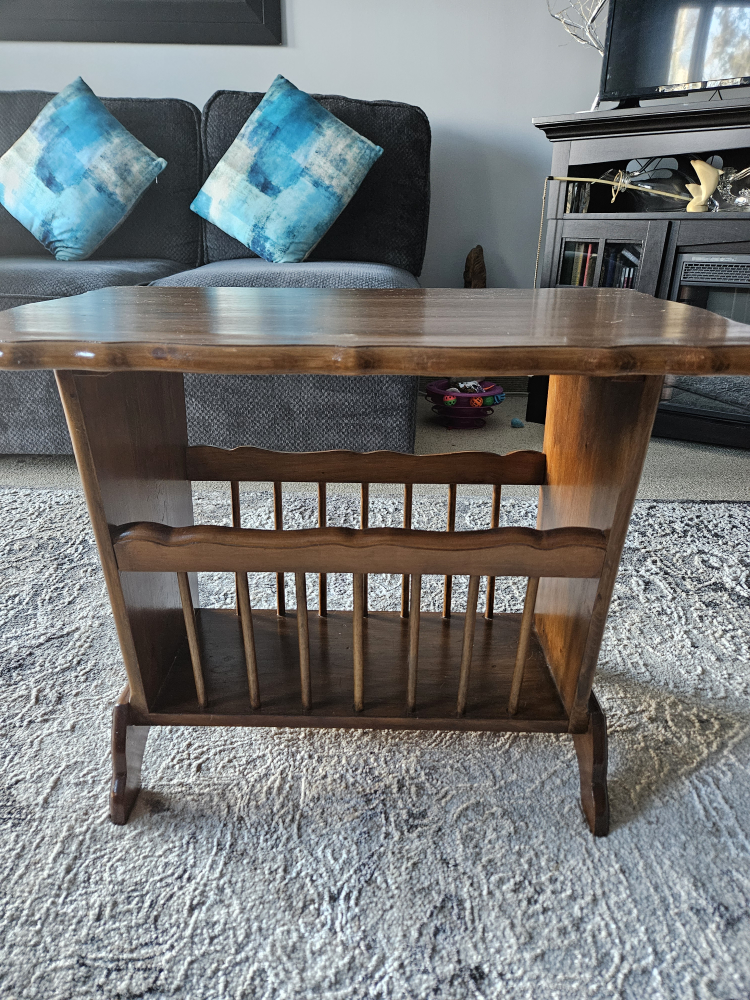 solid pine end table/magazine rack