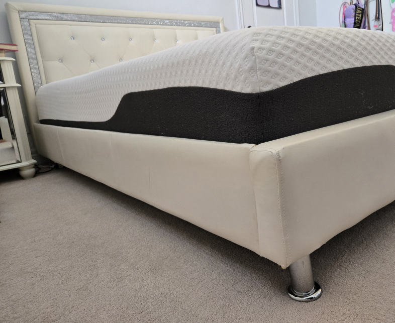 Queen Size Bed Frame (mattress not included) - photo 5
