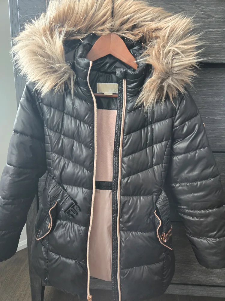 Michael Kors Girls' Black Puffer Jacket Size 10/12 image indicator(5)