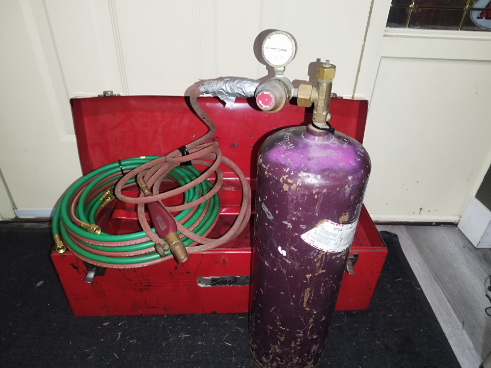 Small acetylene tank, regulator and hoses - photo 2