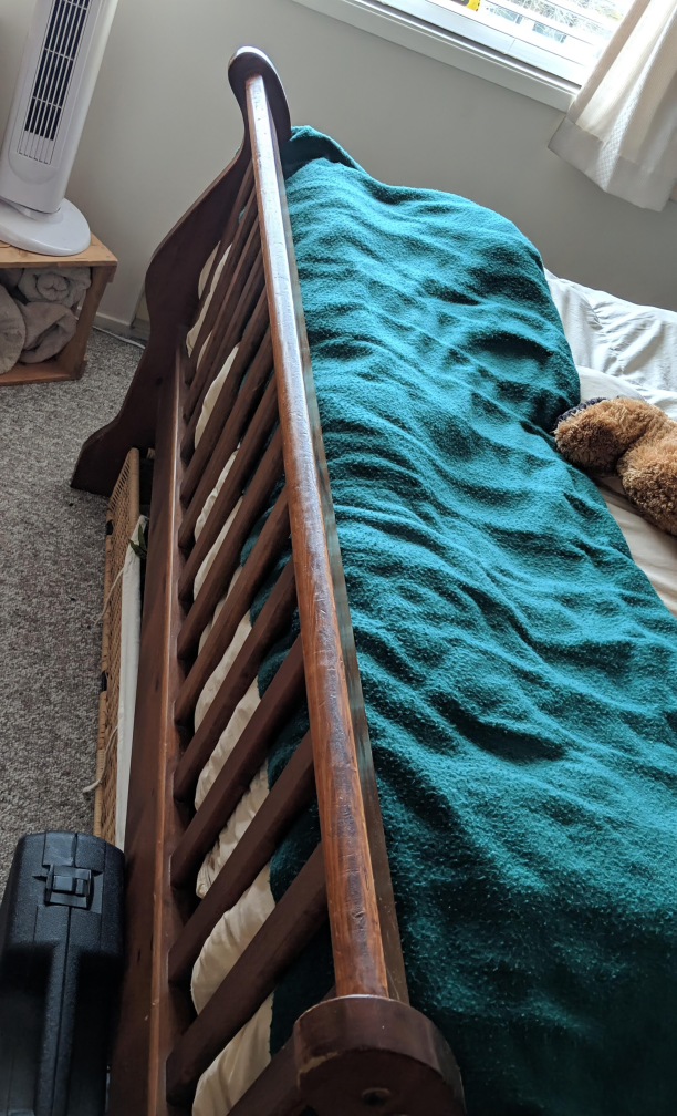 Wooden sleigh bed frame - queen sized - photo 3
