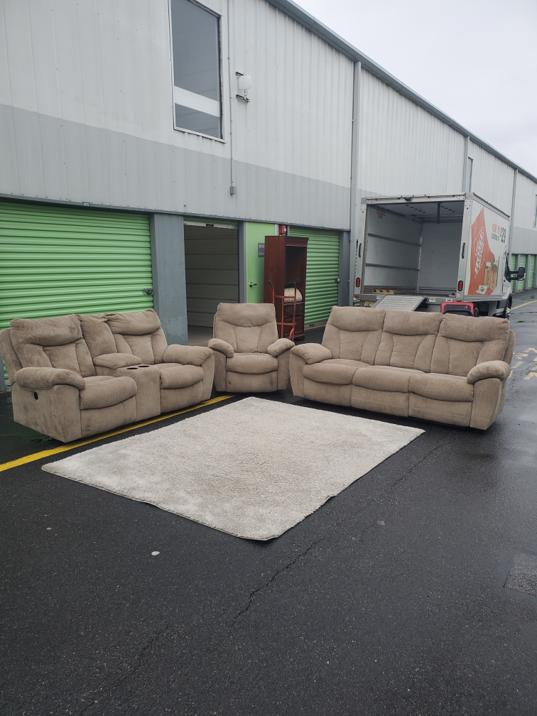 3 piece Reclining Sofa Set - Beige - Like New - photo 3