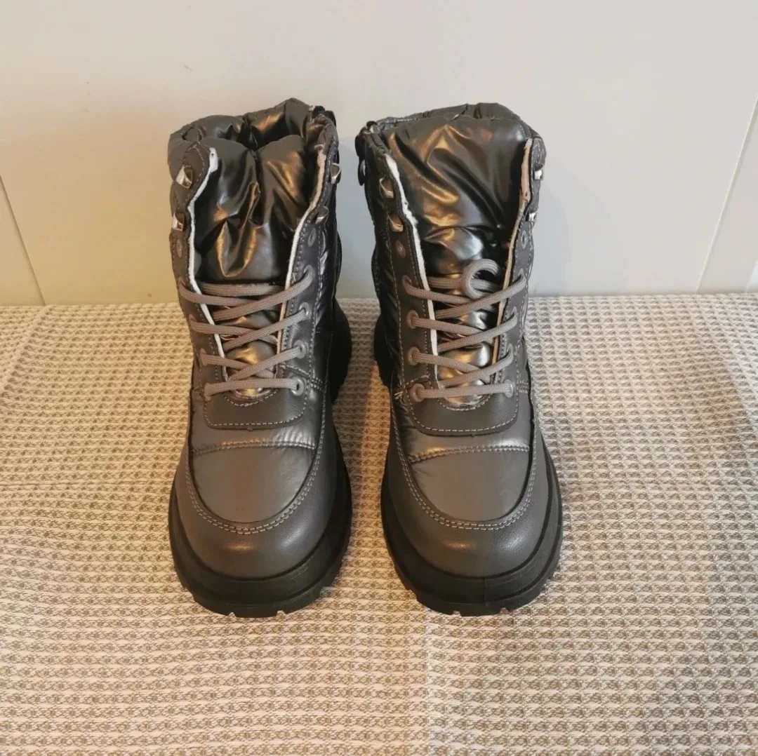 Brand New Women's Quilted Padded Winter Boots - size 5.5-6 image indicator(2)