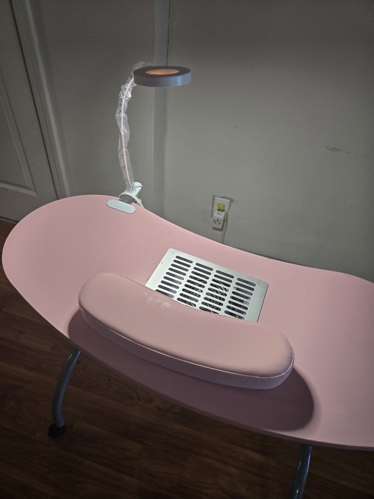 Pink Nail Tech Table with Lamp - photo 4