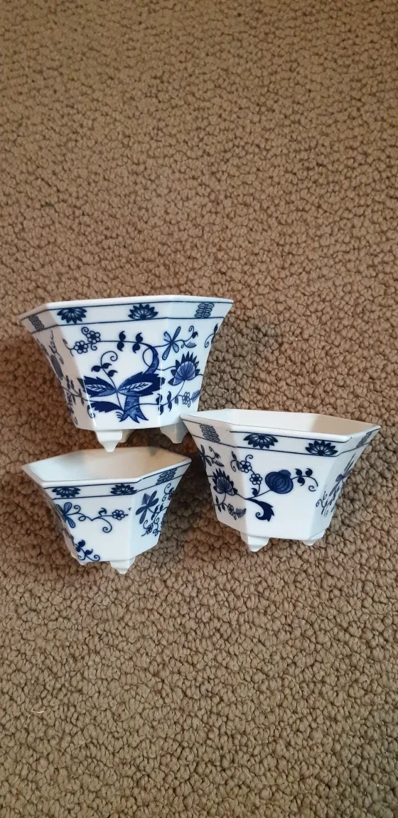 Vienna Woods Porcelain Collection image indicator(8)