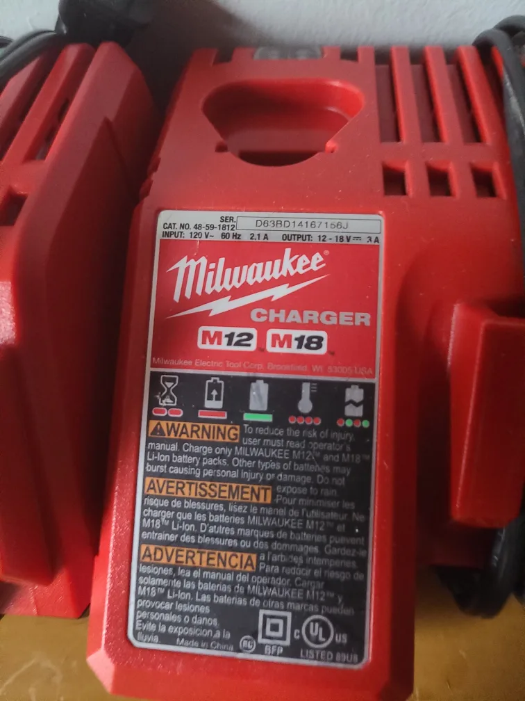 Milwaukee 48-59-1812 M12 M18 Multi-Volt Charger Battery Power image indicator(3)
