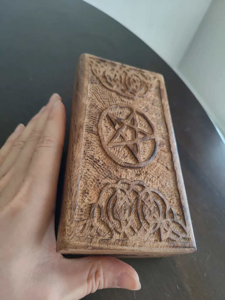 Wooden Box with Pentagram Design image indicator(2)