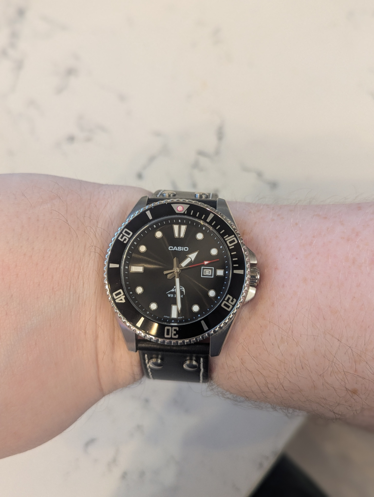 Casio Diver watch MDV-106 on new leather strap - photo 5