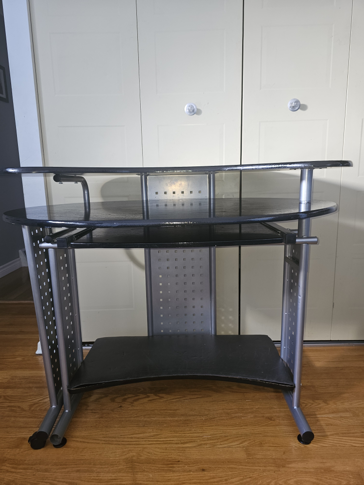 Black Computer Desk with Two-Tiered Surface. In good condition - photo 3
